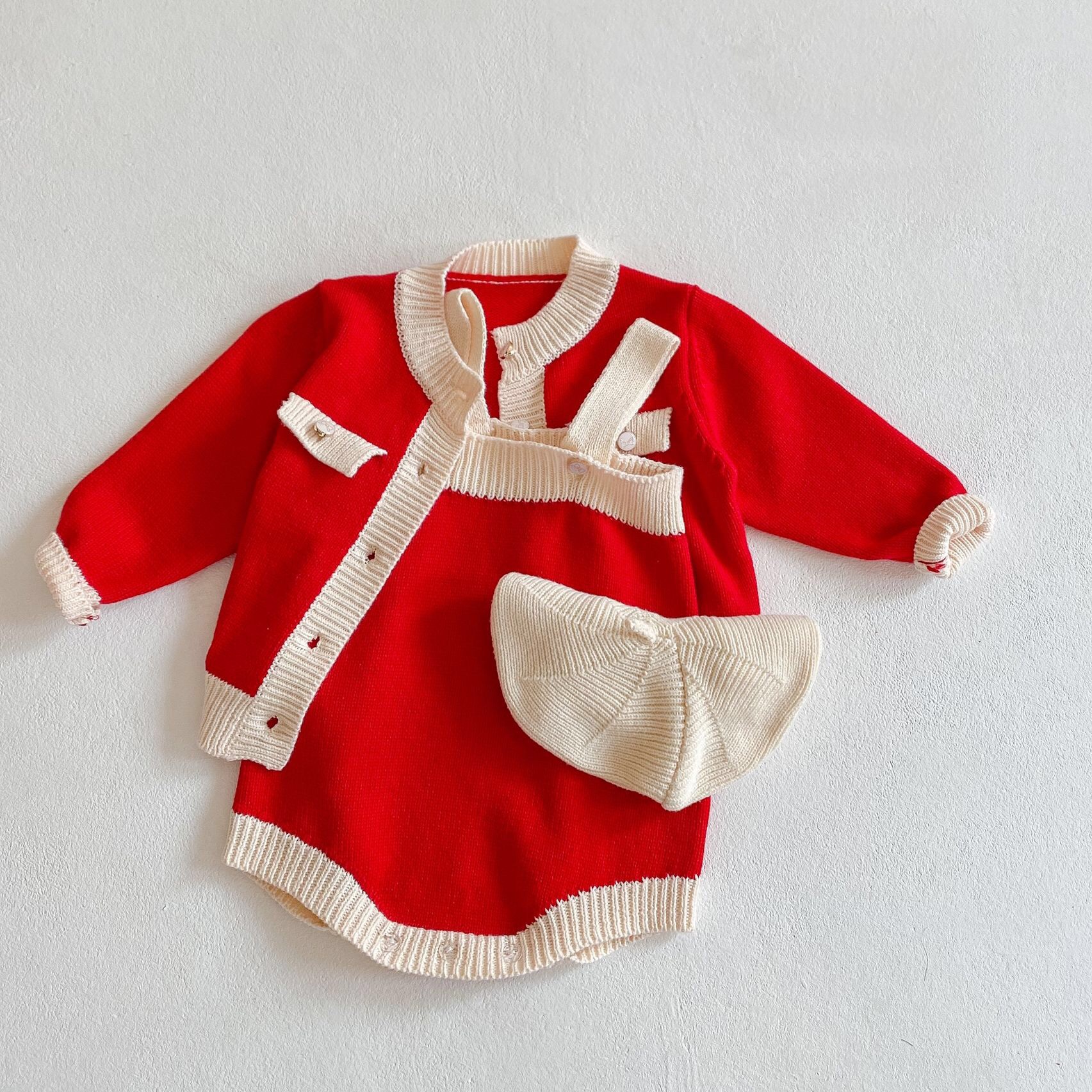 婴儿服春秋款大红色女宝宝套装开衫外套哈衣针织背带裤爬服拜年服
