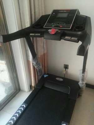 启迈斯r9跑步机和启迈斯q7l跑步机哪个好呢,功能方面有什么不同,质量