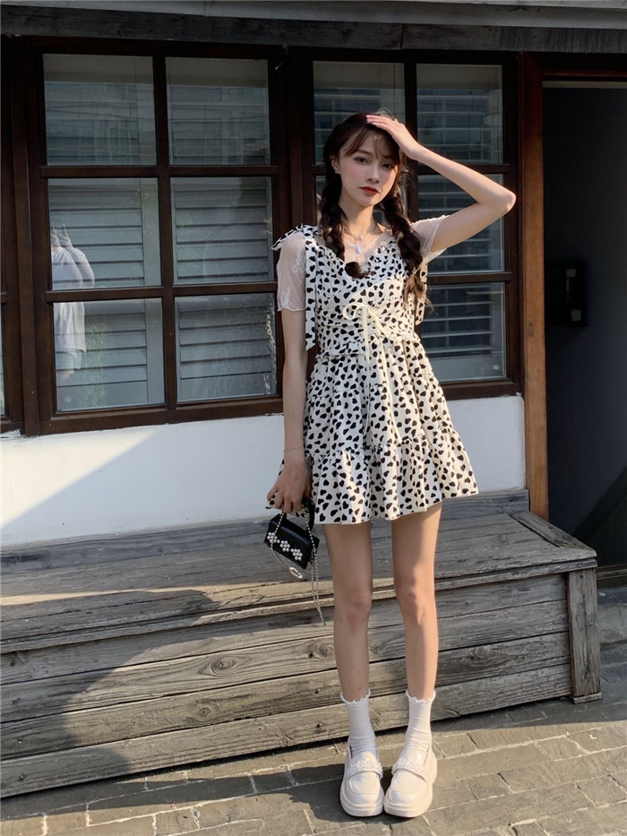 控3 实拍实价 奶油甜心细节控锁腰爱心吊带裙