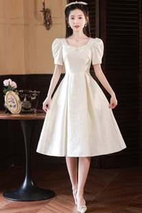 小晚礼服高级感平时可穿订婚连衣裙日常法式方领夏领证登记小白裙