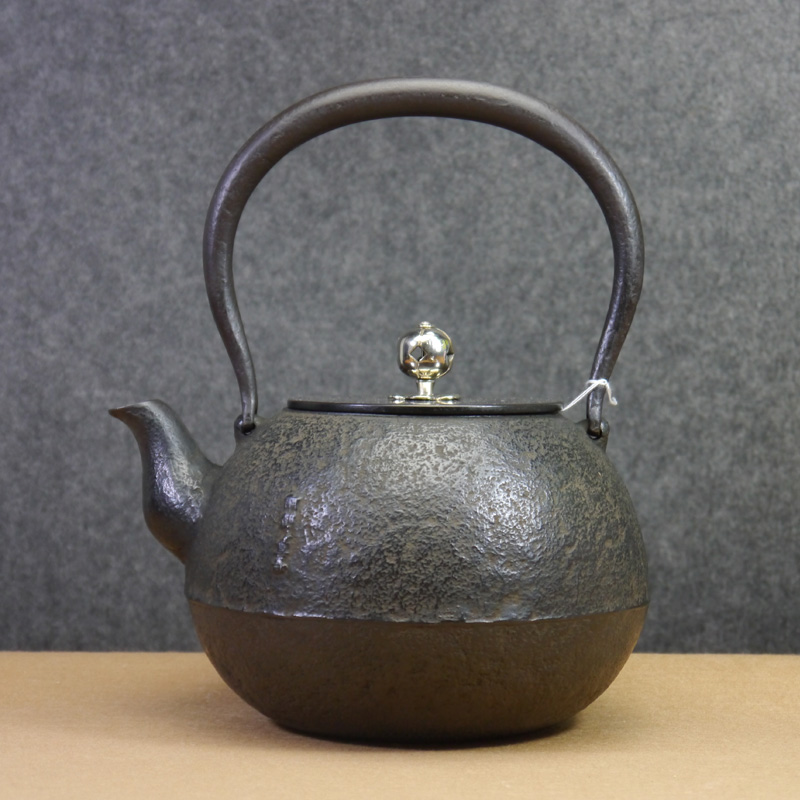 日本菊池真吾 丸形梅花铁瓶1.5l 南部铁器 日本铁壶