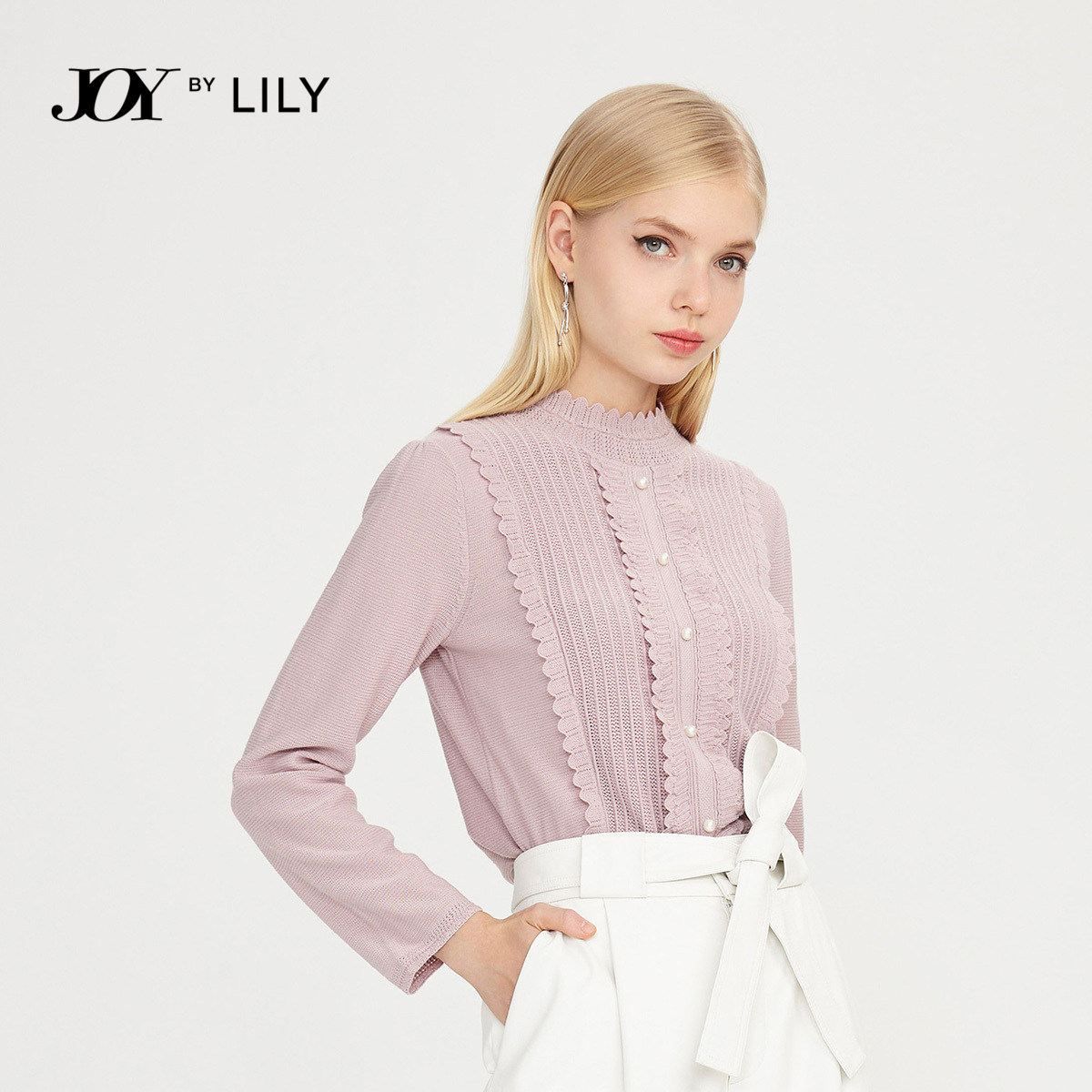 lily2020冬季新款女装气质款宫廷风木耳边半高领轻薄打底毛针织衫