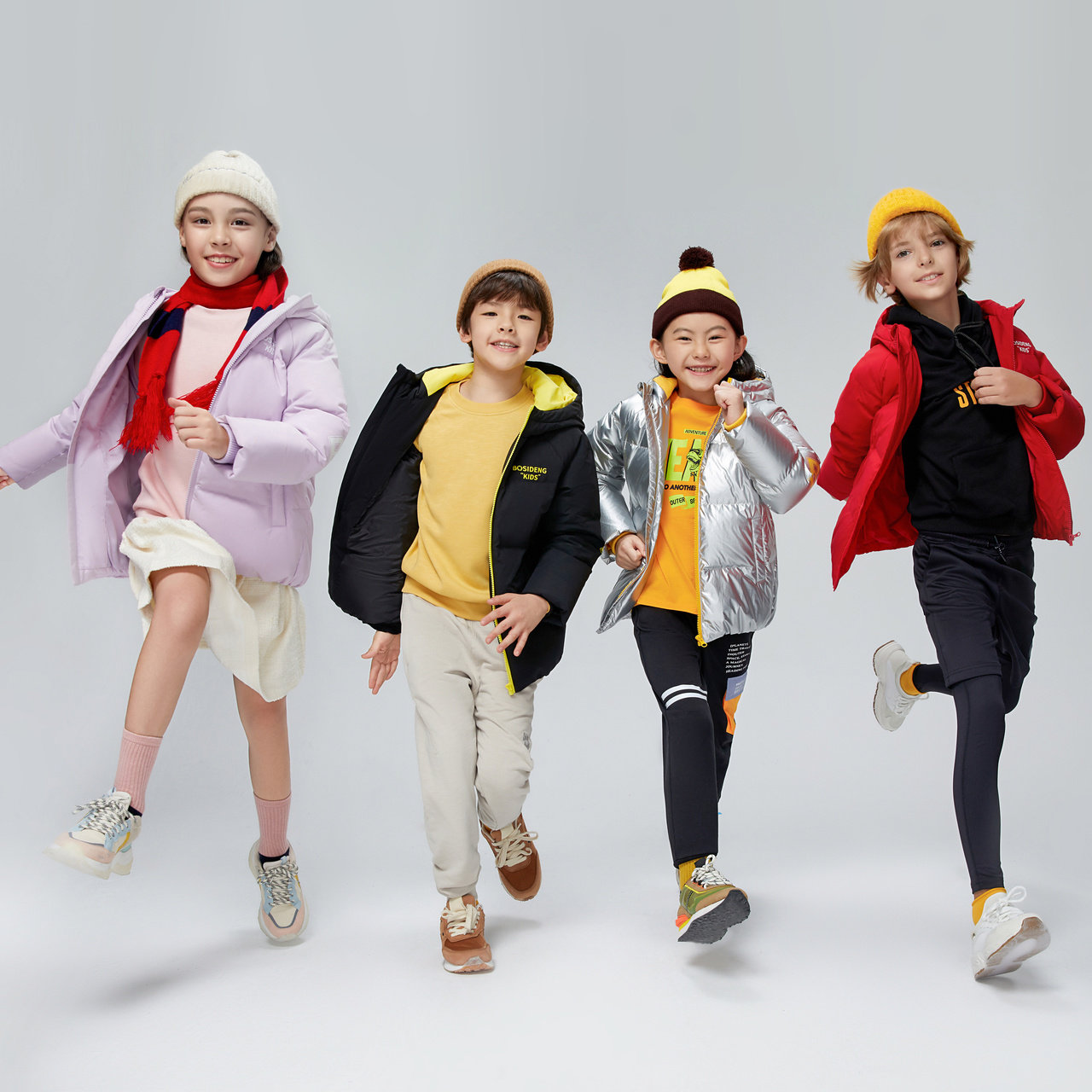 波司登童装新款抑菌安心高品质可爱耐脏轻薄时尚运动连帽羽绒服