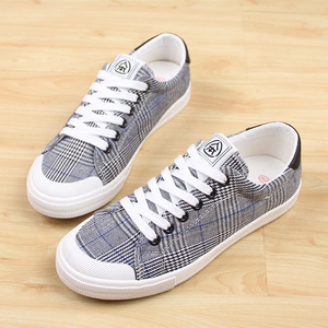 人本帆布鞋女2020新款韩版格子布板鞋女百搭学生平底休闲鞋女8987