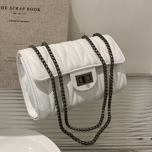 高级感白色小包包2023新款时尚褶皱链条包小众设计质感斜挎包女包