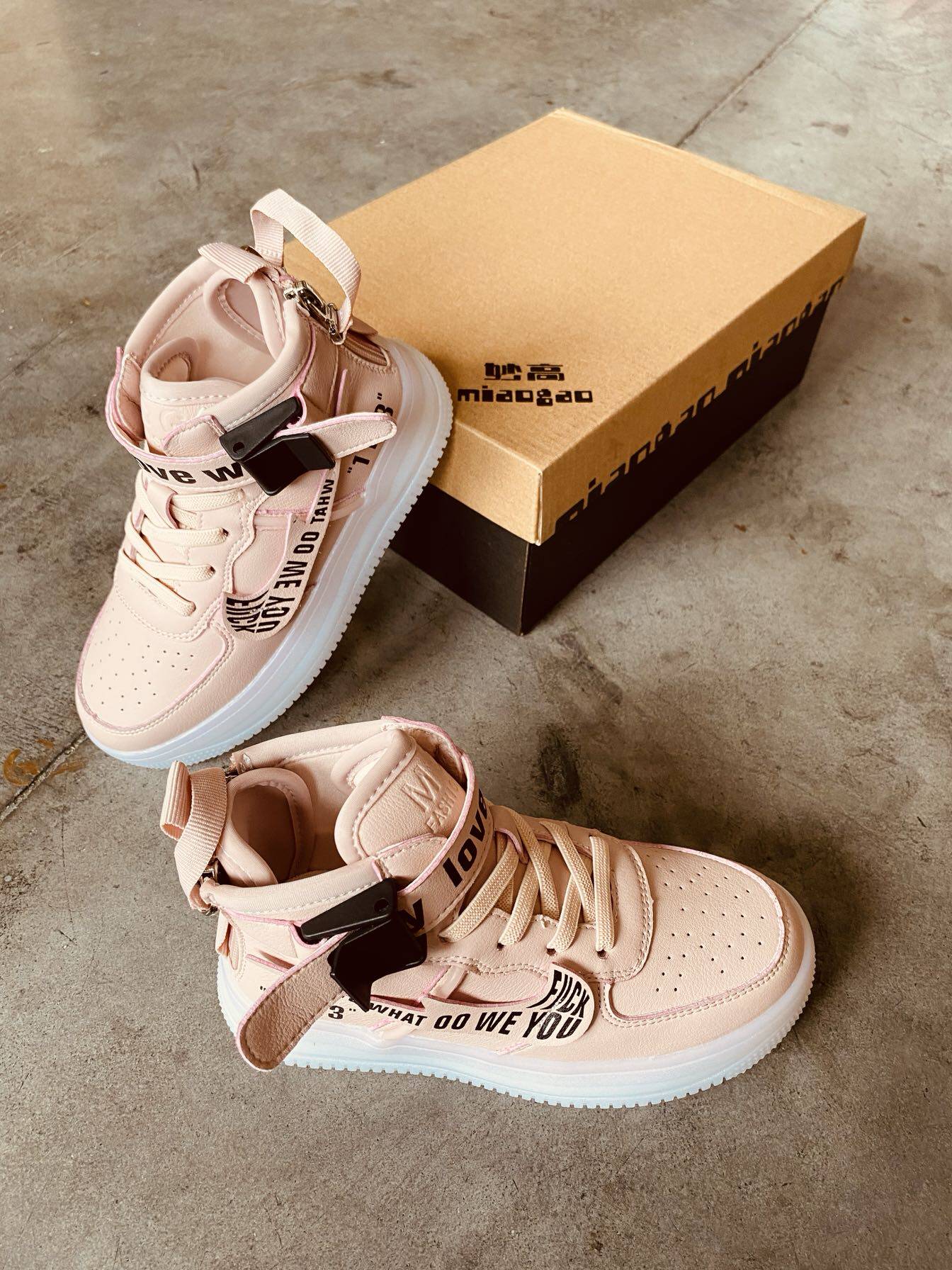 mg妙高童鞋205857mgaj3137皮面软底休闲搭扣女童板鞋板鞋