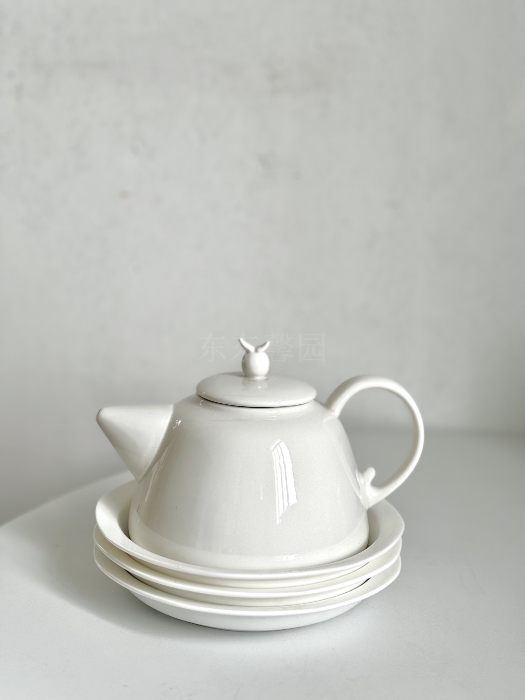 瓷质细腻 北欧简约纯白色带过滤孔茶壶 500ml下午茶泡茶水壶耐热