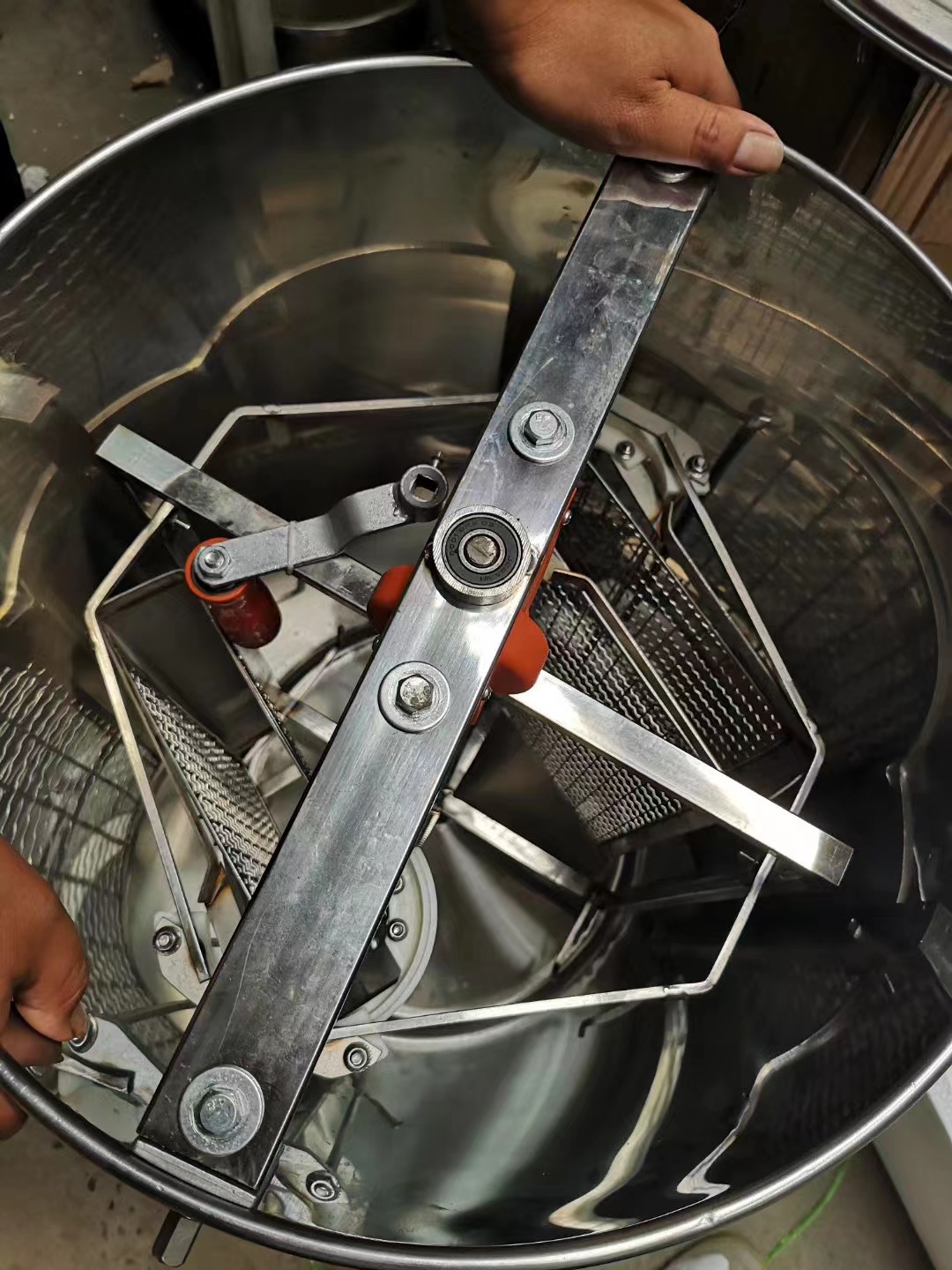 自动翻脾不锈钢摇蜜机加密内框加厚蜂蜜分离取糖家用小型蜂箱养蜂