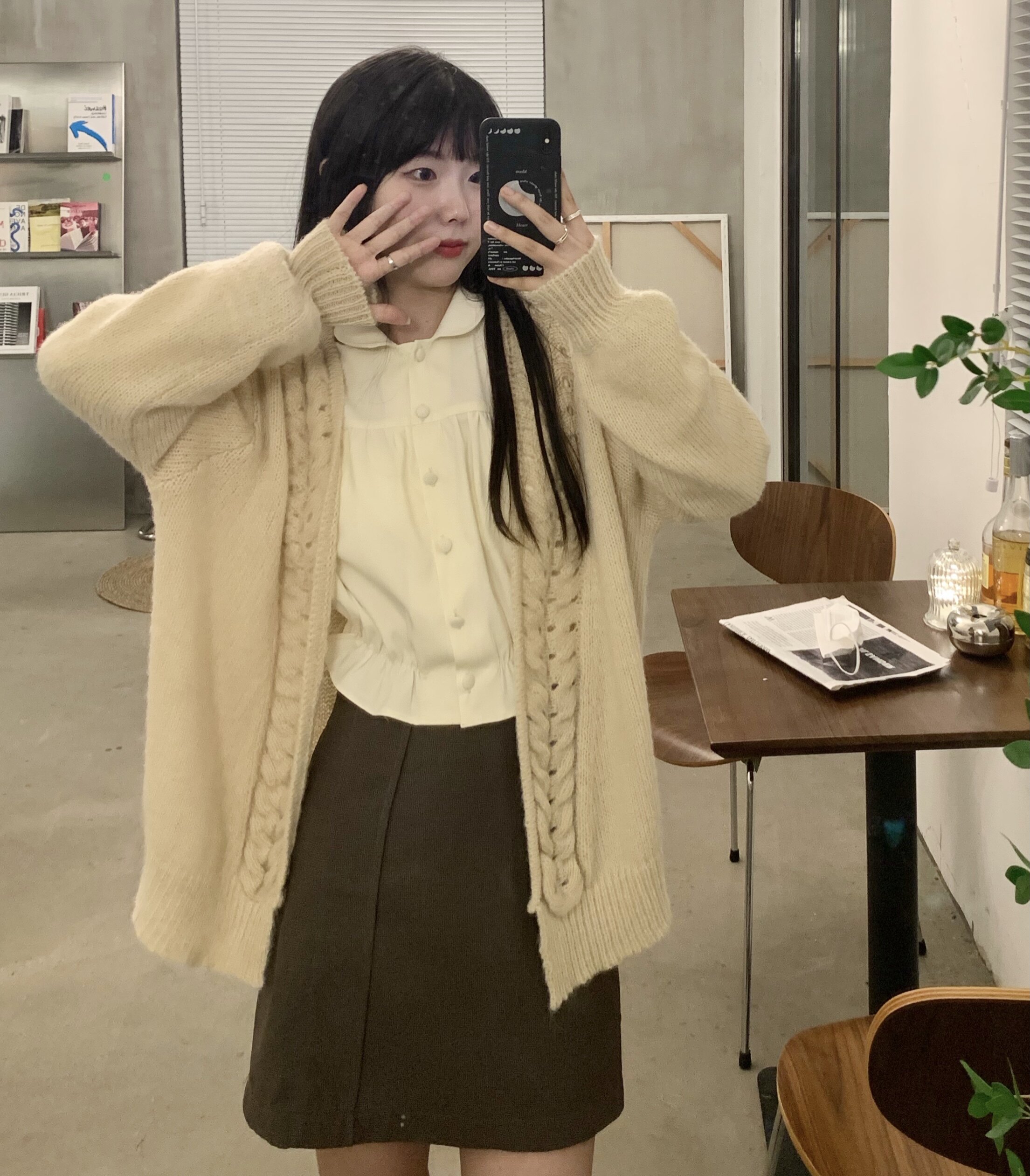 锈与骨 杏色娃娃领少女系短款上衣设计感秋衬衫