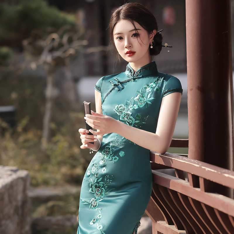 老上海墨绿色重工丝绸绣花旗袍烫钻春夏季新款中年女妈妈高端气质