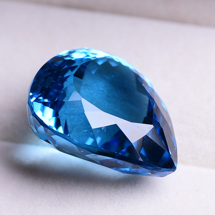 极美玻璃体 纯净体 水滴型托帕石裸石 火彩闪55.9克拉 珠宝裸石