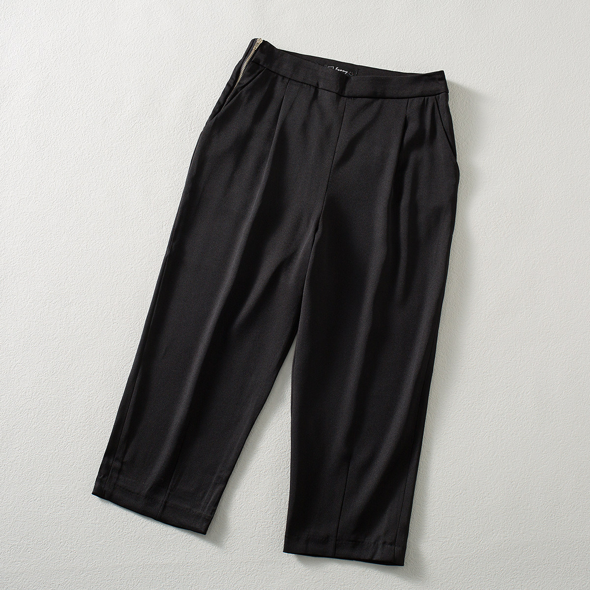 女式休闲八分裤 春夏简约通勤百搭宽松哈伦锥形裤黑裤子