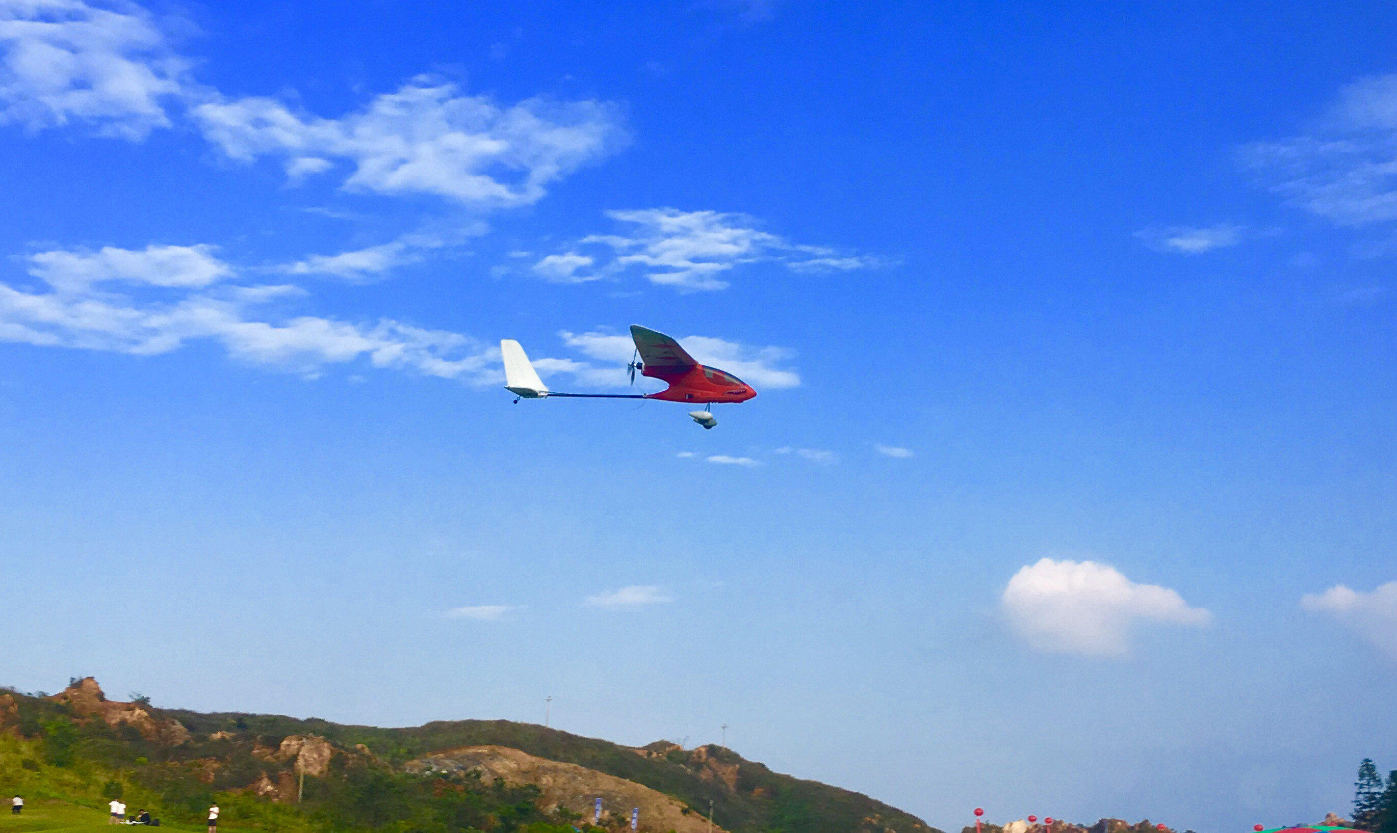 冲浪者x8固定翼航模飞机练习滑翔机航拍fpv 翼龙好小子飘飘机epo