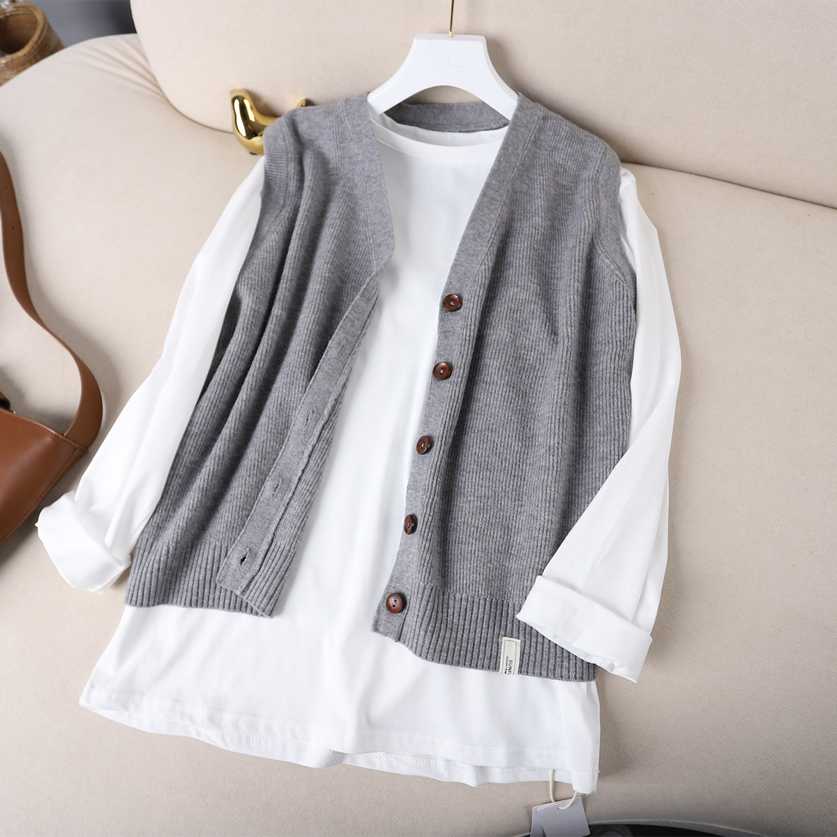 搜絮春夏新品v领纽扣开衫常规宽松无袖纯色外搭衬衣针织休闲上衣