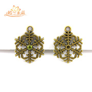 Retro Vintage bronze Jewelry Accessories zakka yan LAN snowflake key ring pendant