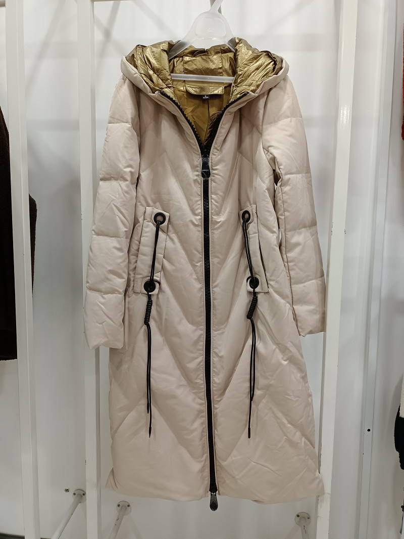 品牌折扣女装专柜正品清仓羽绒服