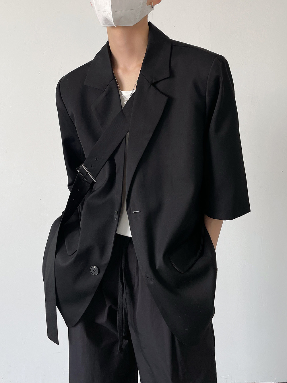 sf/夏新韩风潮流禁欲系黑色短袖西装外套男士宽松时髦设计款西服