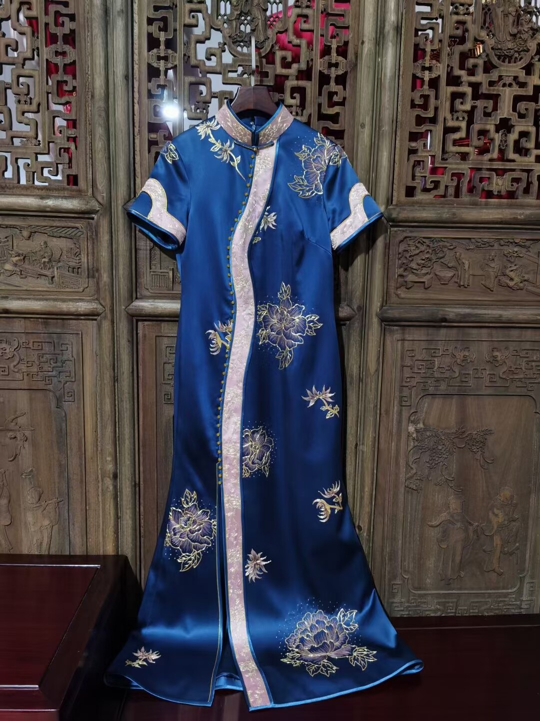 娇古手工刺绣高端定制高开衩苏绣旗袍真丝桑蚕丝优雅复古已售2新品