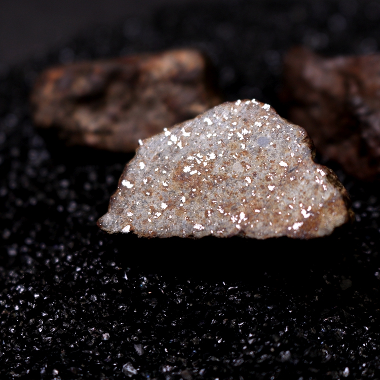罕见晶体陨石 宝石图片