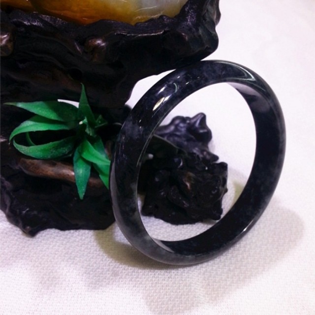天然缅甸翡翠玉乌鸡种手镯 a货玉石 玉镯 57mm
