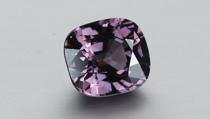 1.92ct 精品天然紫红色尖晶石裸石 颜色漂亮