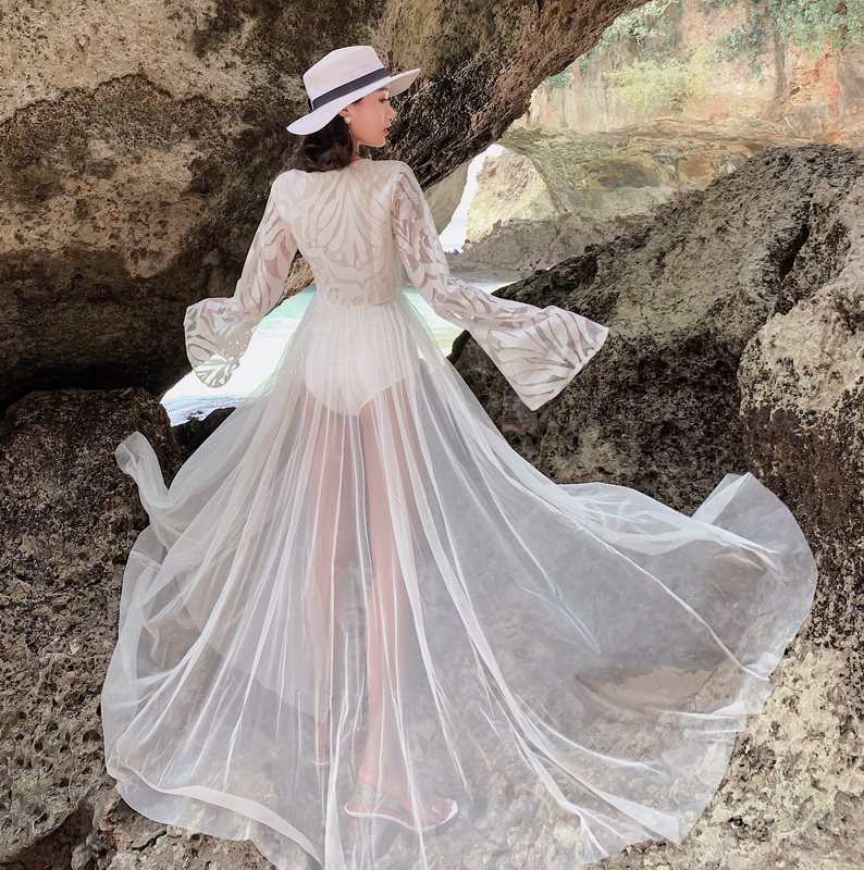 白色蕾丝网纱V领连衣裙修身显瘦海边度假长裙波西米亚大摆沙滩裙