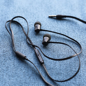 5mm插线入耳式带麦高音质金属hifi耳机耳塞