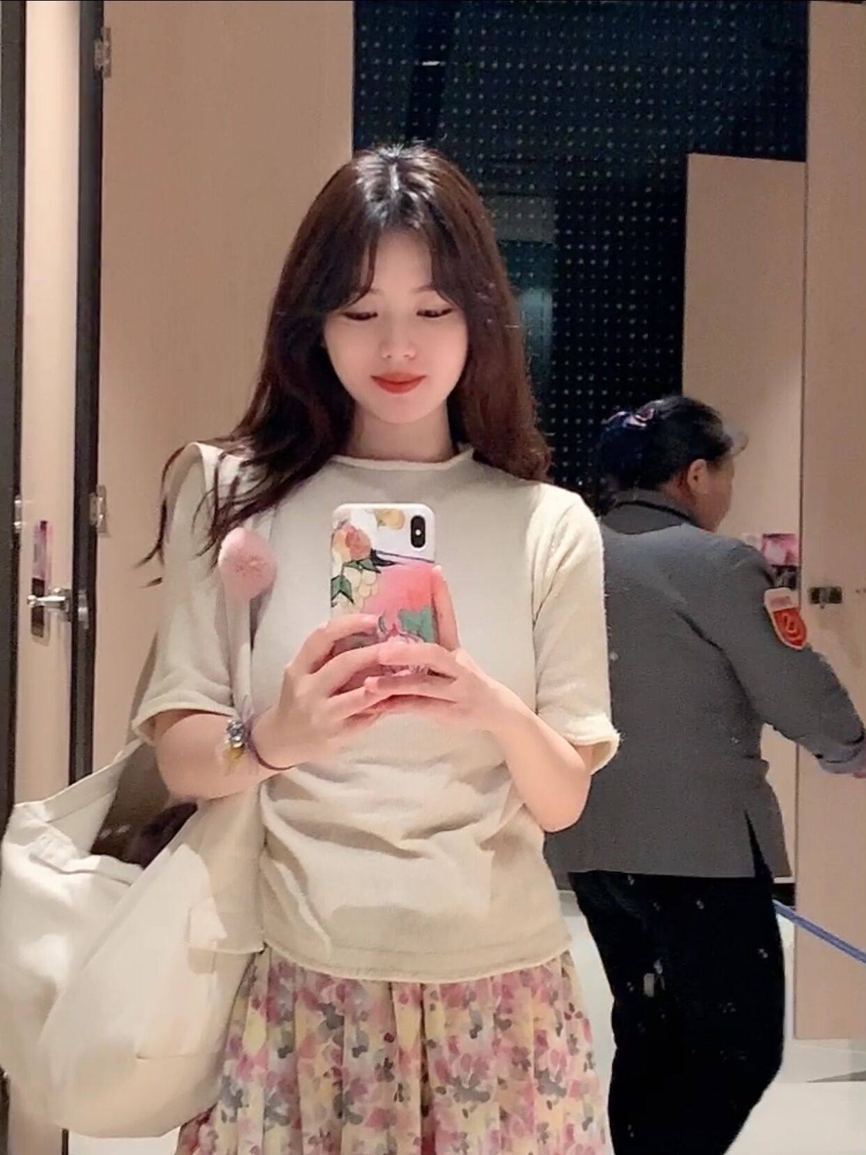 鱼没放性感打底衫女2019新款洋气秋冬内搭修身中袖针织上衣