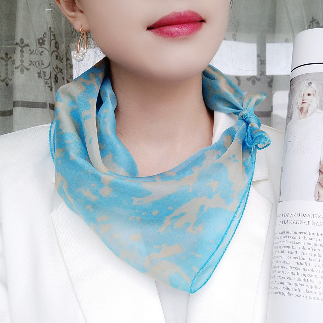 天蓝色桑蚕丝丝巾小方巾小清新女士正方形文艺春秋新款纯真丝围巾