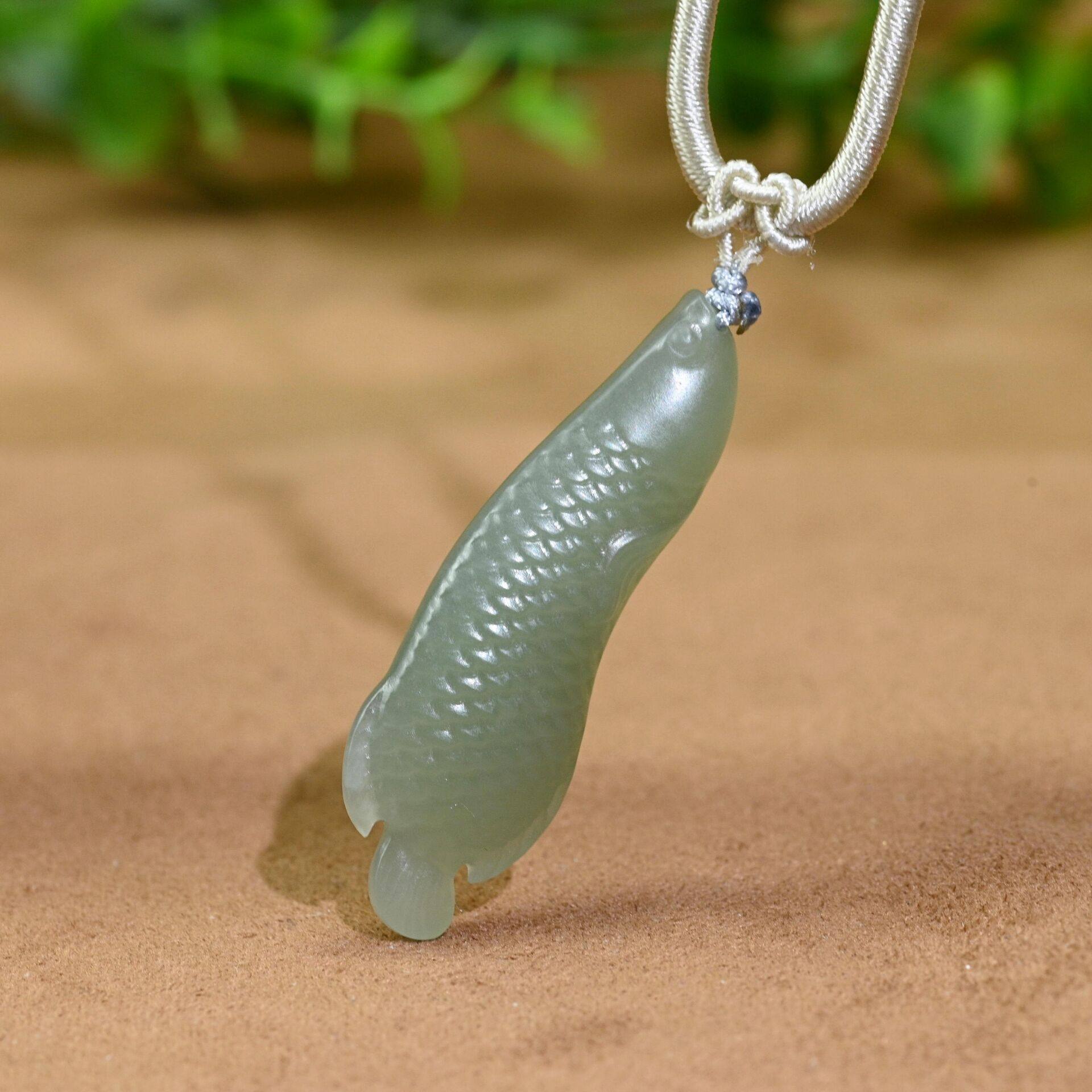 和田玉水晴色金龙鱼吊坠 连年有余 青白玉挂件 玉石龙鱼