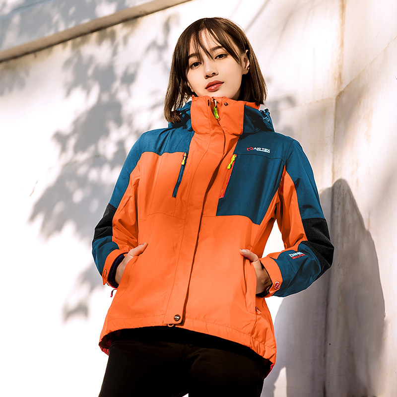 亚特秋冬户外西藏冲锋衣女三合一可拆卸保暖防风登山服防水外套潮