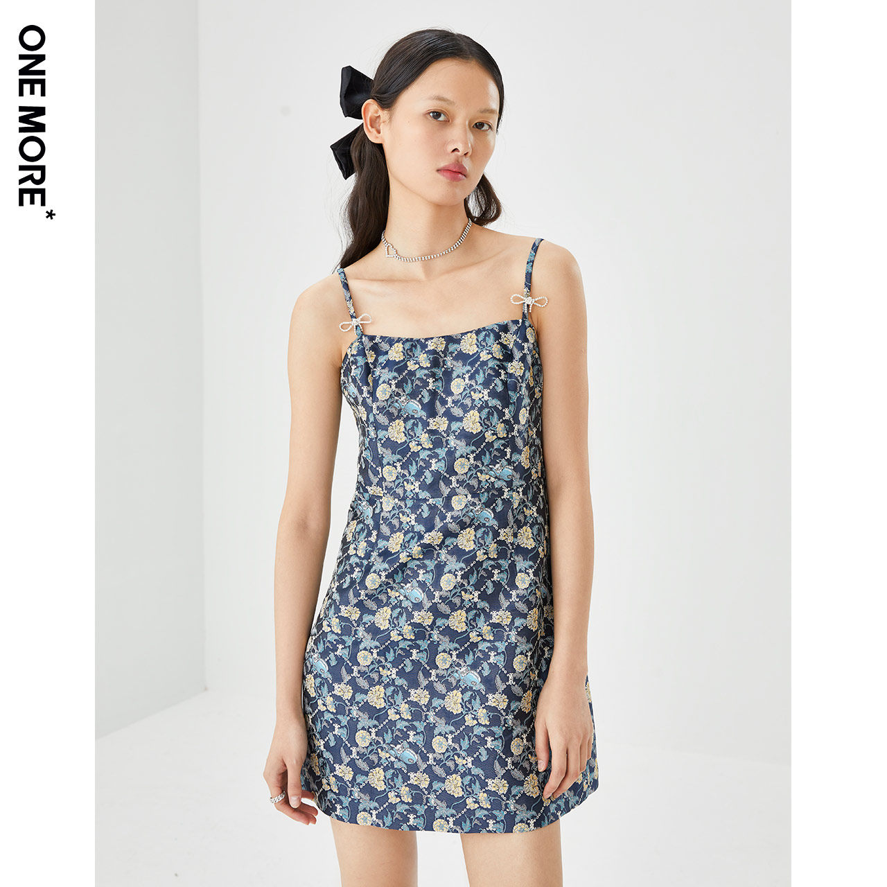 浙江 宁波onemore官方旗舰店女装/女士精品连衣裙更新时间:2022年04月