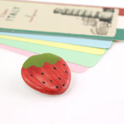 Kung-Fu cartoon cute little hand-painted strawberries ceramic hand bag Super sprouting pin brooch specials