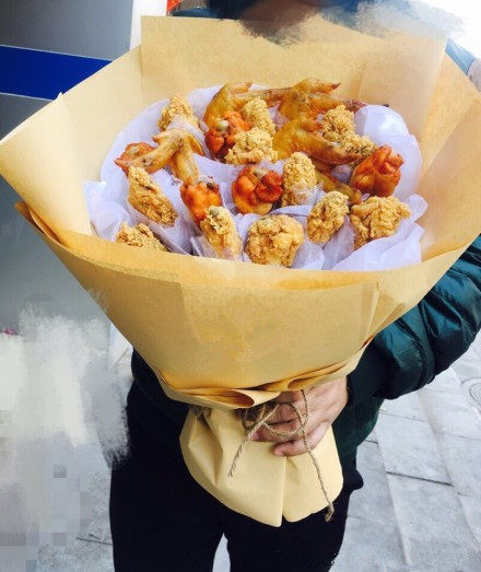 礼物花束 生日 韩国创意_韩国创意炸鸡花束情人节送朋友生日礼物鸡腿