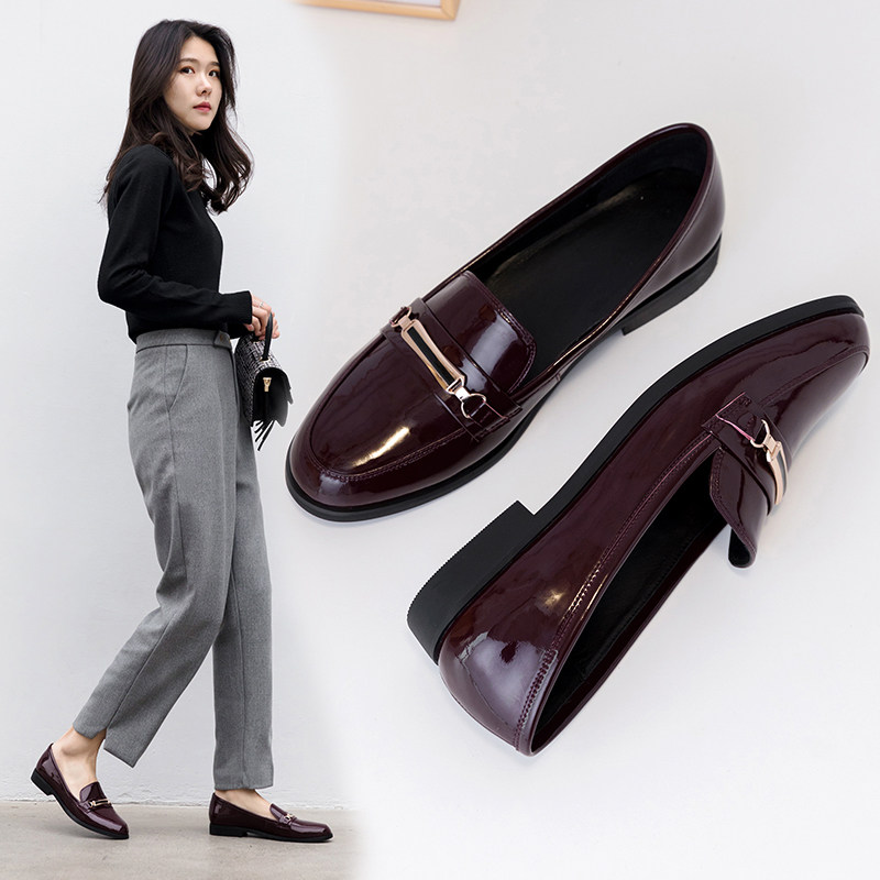 粗跟单鞋乐福鞋女2021春新款低跟漆皮酒红色复古英伦风低跟平底鞋