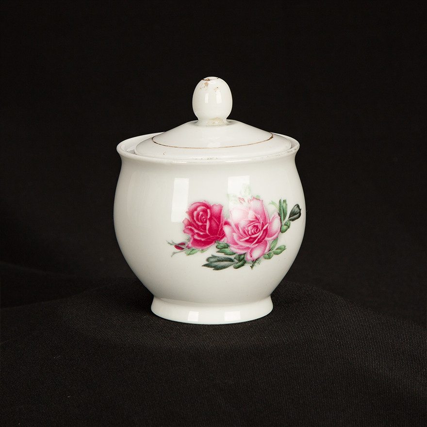 孤品收藏 系70年代专供瓷器 纯洪江大球泥 红玫瑰茶叶缸