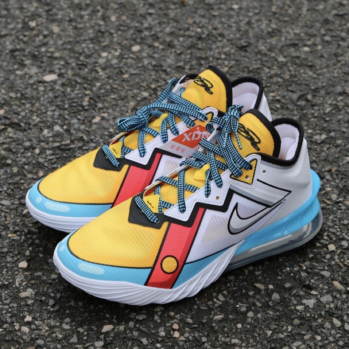 詹姆斯18篮球鞋