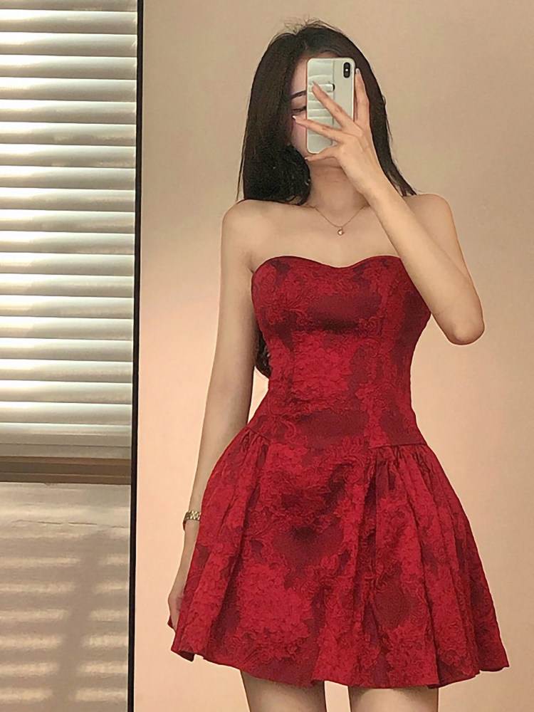 红色抹胸连衣裙2021新款春法式复古宫廷风小个子初恋可盐可甜裙子