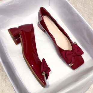 单鞋女2021春款新款百搭瓢鞋方跟女鞋夏中跟粗跟四季红色方头婚鞋