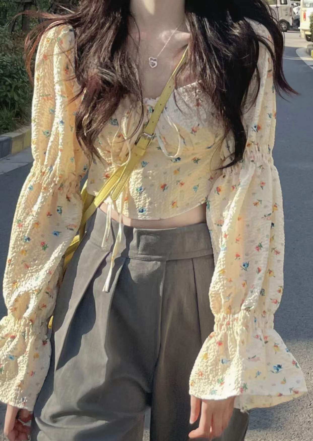 法式设计感小众仙女风别致甜辣短上衣女夏小清新显瘦碎花雪纺衬衫