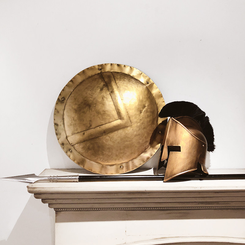 斯巴达勇士盾牌头盔长矛中世纪复古铁艺摆件酒吧客厅装饰密室推荐