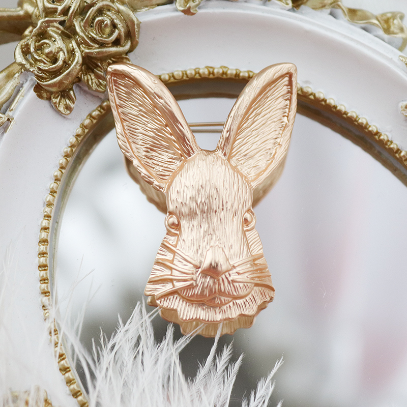 拾壹纪「兔子先生」复古可爱森系童话金色兔子胸针徽章情侣礼物