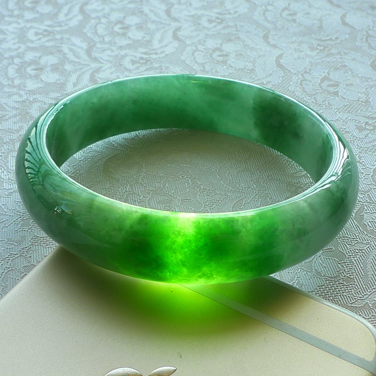 冰糯种翡翠a货阳绿水润手镯(58.51mm圈口) 54.33克