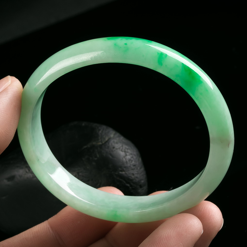 冰糯种翡翠a货飘阳绿贵妃手镯(长边53.41圈口) 26.08克