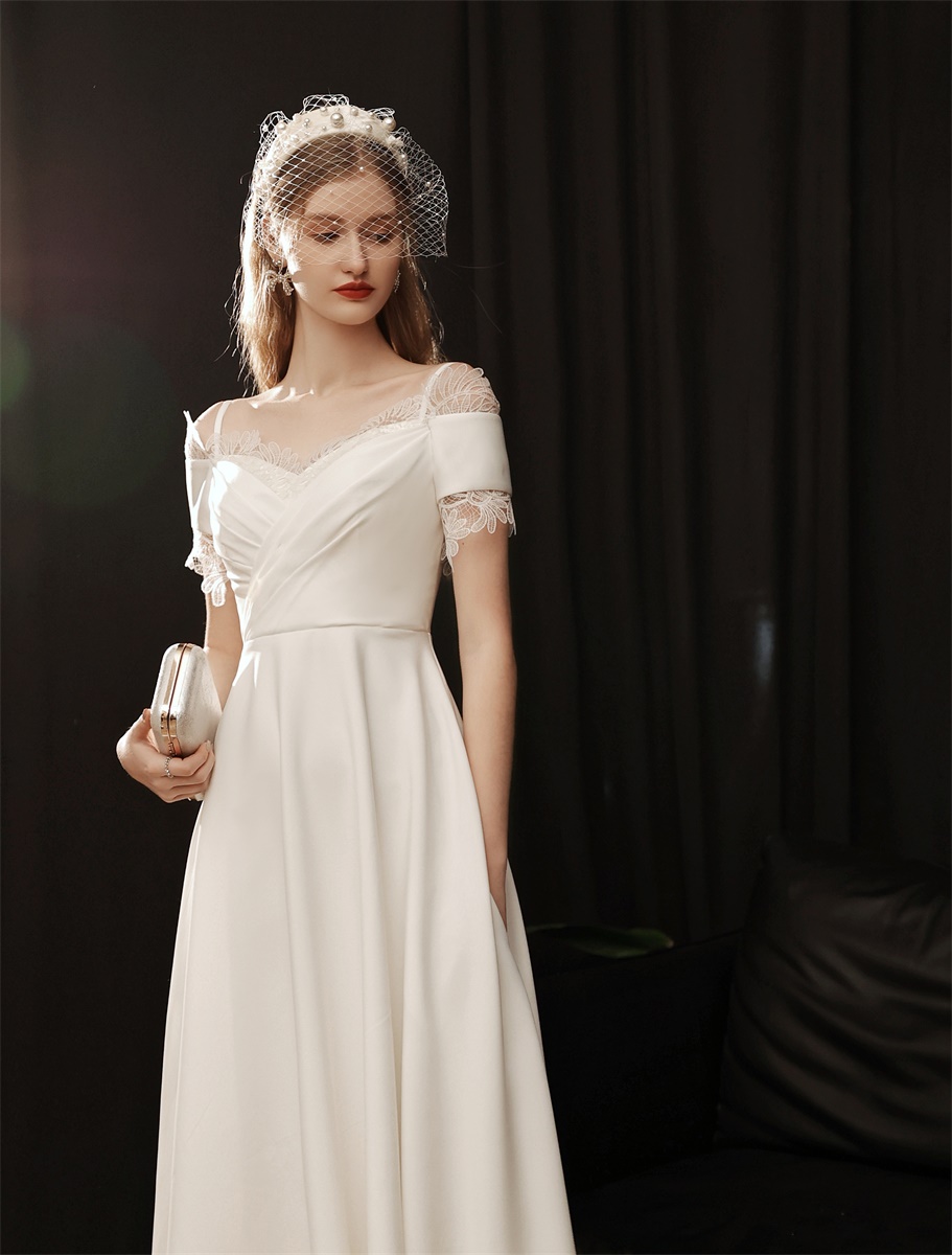 敬酒服新娘2021新款法式轻婚纱简约小众宴会小个子气质女缎面礼服