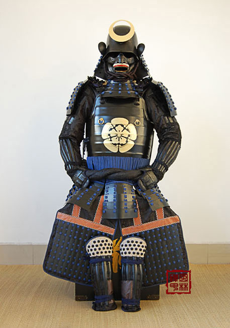 日本盔甲 等身甲 藍糸威黑漆塗二枚胴具足 kJ-S03在類目 特色手工藝, 其他特色工藝品中 - 來自Buy2taobao.com提供專業的淘寶代購服務