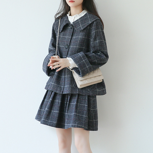 suin2023秋冬新款甜美学院风小个子娃娃领短款呢子大衣女格子外套