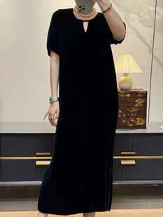 2024夏季新款法式赫本风泡泡袖开衩小黑裙高级感真丝丝绒连衣裙女