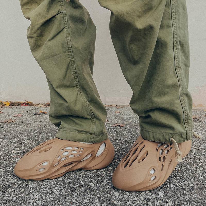 燎原adidas yeezy foam runner 椰子洞洞鞋拖鞋沙色fy4567 gv7904