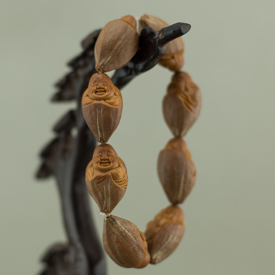 古文轩 苏州舟山核雕名家吴海珍作品《包衣弥勒》